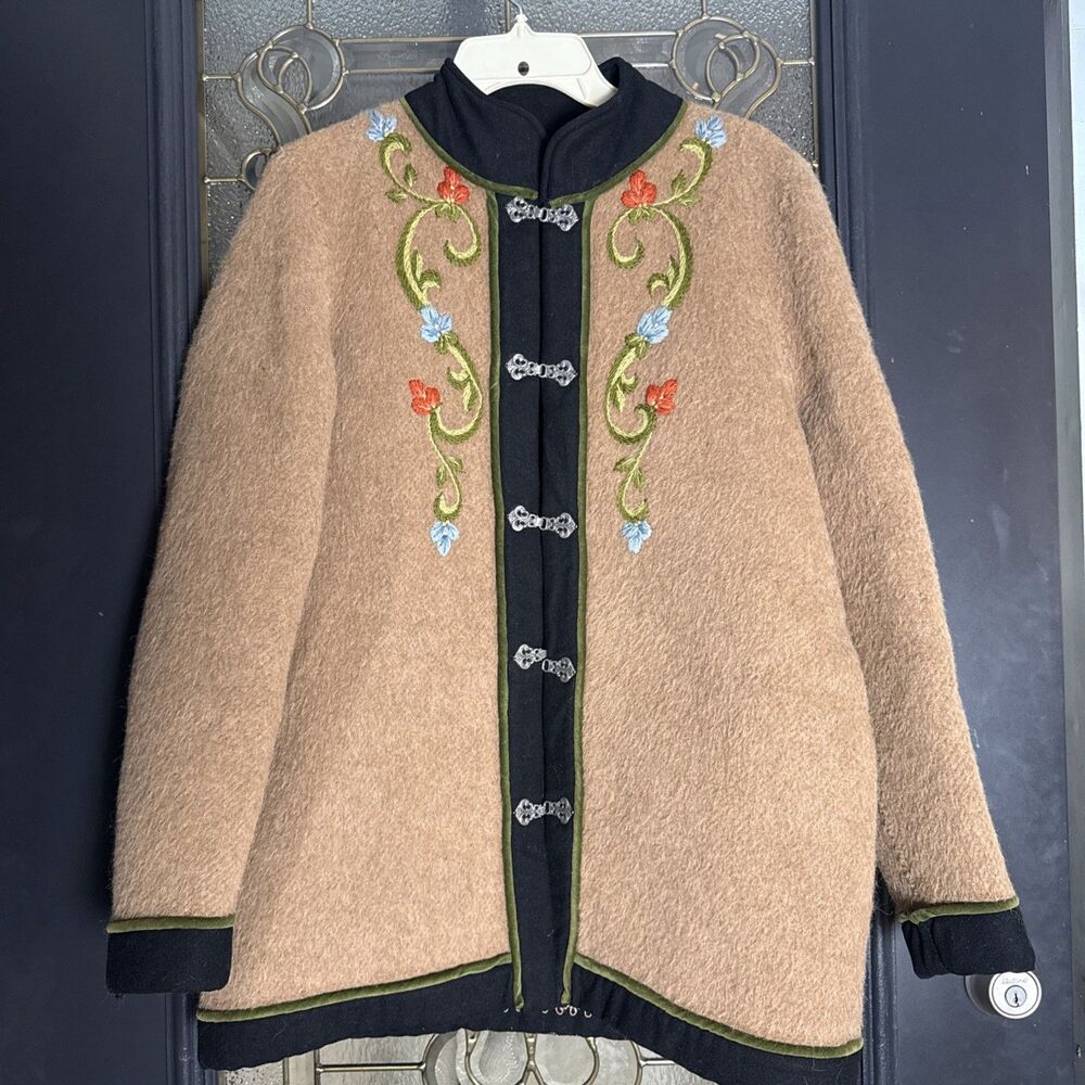 VINTAGE Fashion Jacket Women Nordic Wool Brown Black Floral Trim Buckle READ